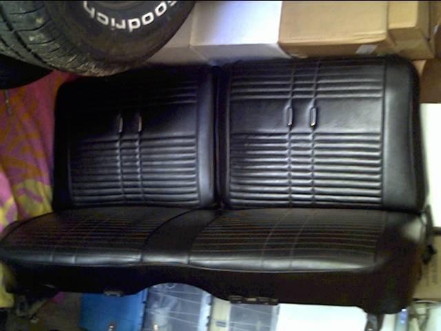 68 RR BLK Decor Bench Seat #1.JPG