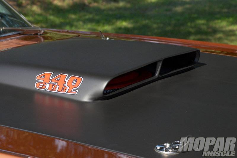 69.5 Roadrunner 440-6bbl A12 hood-decal.jpg