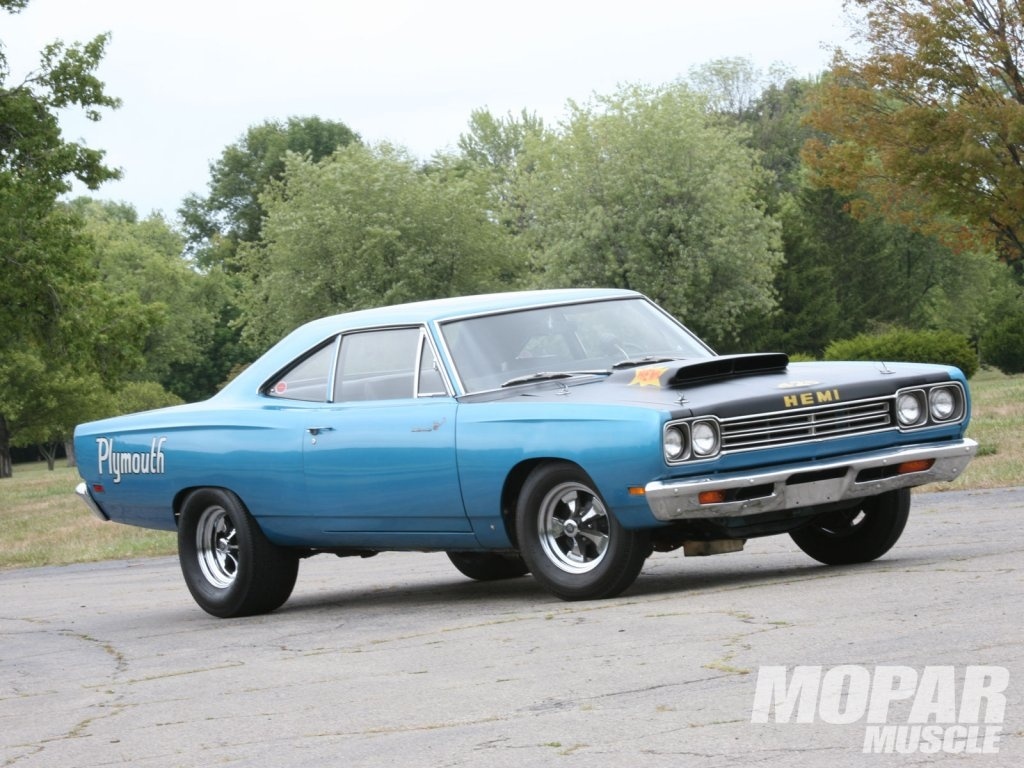 69.5 Roadrunner 4406bbl A12 B-3 Ice Blue Poly.jpg