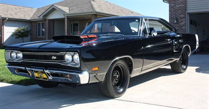 69.5 Super Bee A12 440 Six Pack #17 Fastest Muscle Cars.jpg