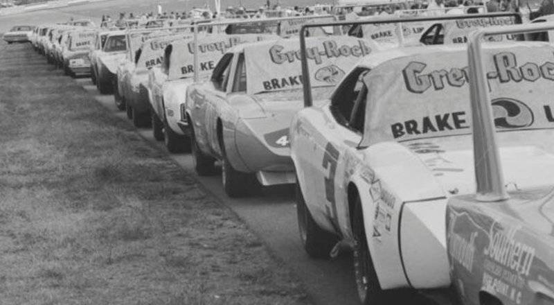69 Daytona Charger Nascar line up.jpg