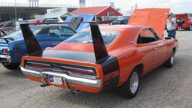'69 Dodge Charger Daytona (17).jpg