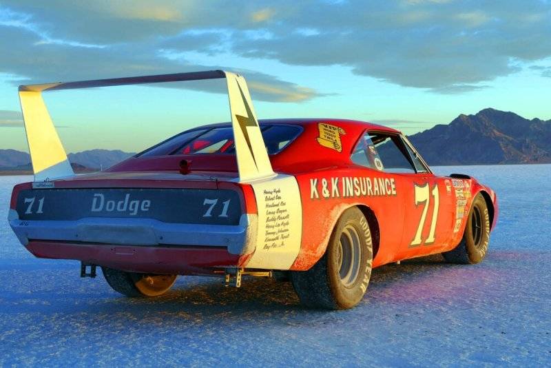 '69 Dodge Daytona . . ..jpg