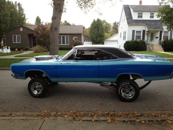 69 Roadrunner All Jack Up 70's style.jpg