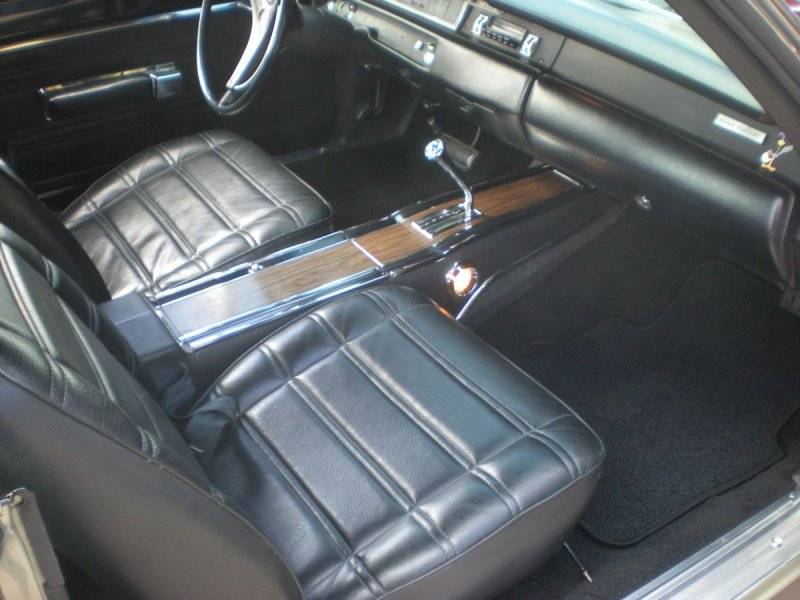 69 Roadrunner Bucket Seat Console 727tf-Auto Black Interior.jpg