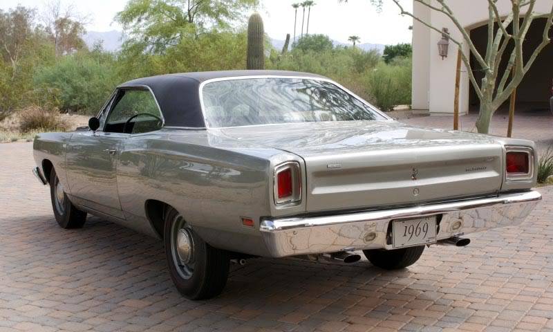 69 Roadrunner HT A4 Silver w-Black vinyl top #2.jpg