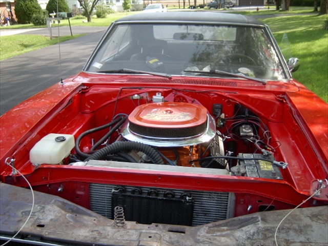 69ChargerCarbedEngineHoodOffFrontShotCuXXXXX.jpg