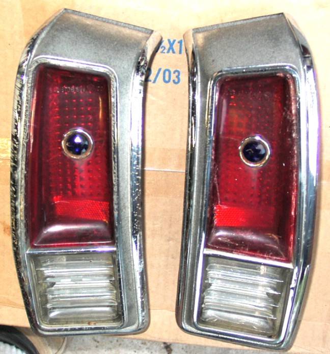 69V_Valient_BDTaillightAssys.jpg
