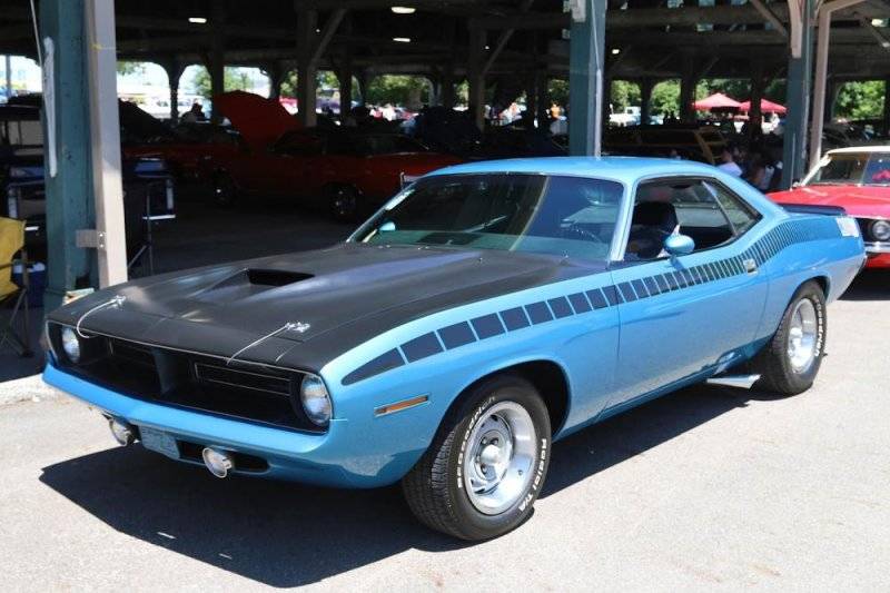 70 Cuda AAR b5 blue front qtr.jpg