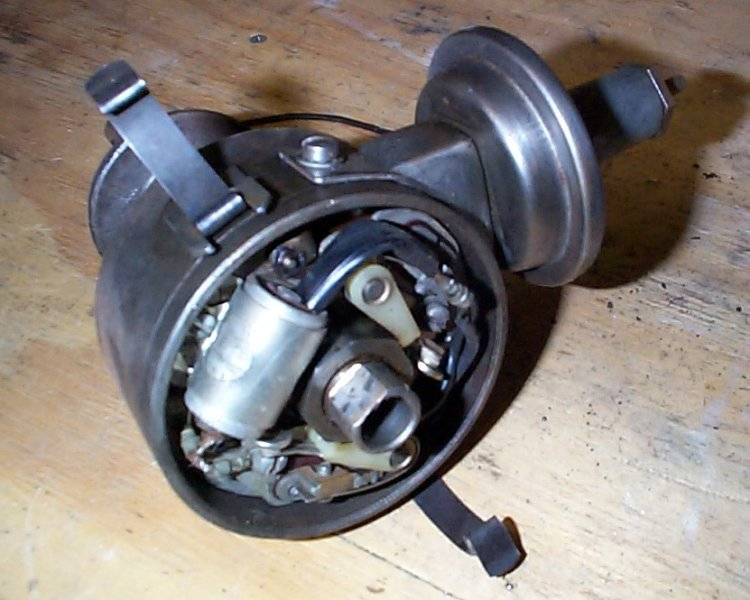 70 Hemi dist2.JPG