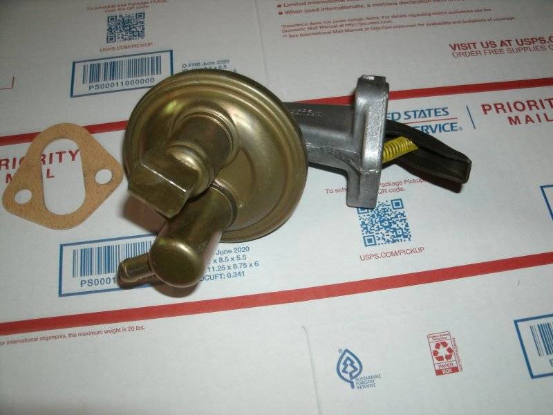 70 RR Bolts and NEW BB Carter fuel pump 018.JPG