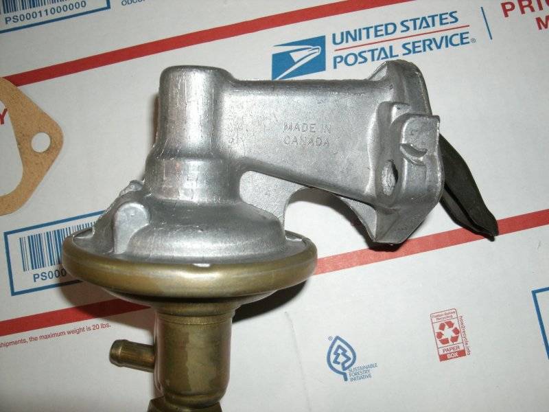 70 RR Bolts and NEW BB Carter fuel pump 019.JPG