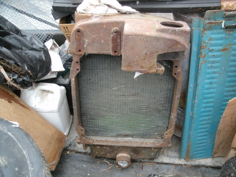 70 RR Heat Ducts JD Raditor Model A 001.JPG