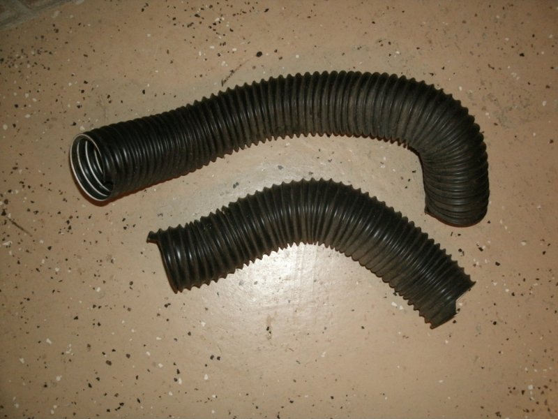 70 RR Heat Ducts JD Raditor Model A 008.JPG