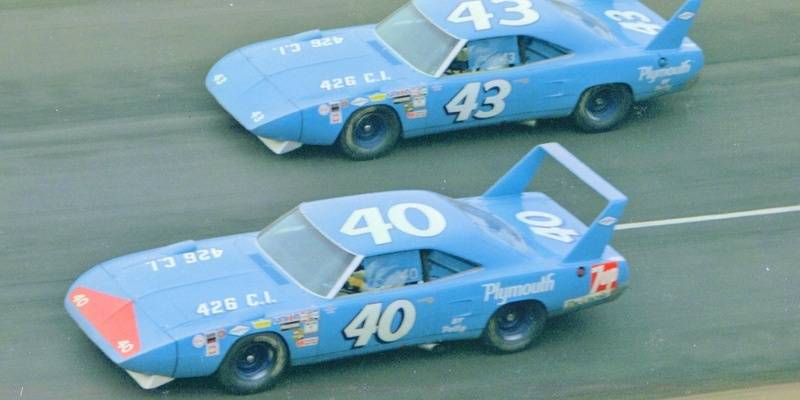 70 Superbird Nascar #40 Pete Hamilton & Richard Petty.jpg