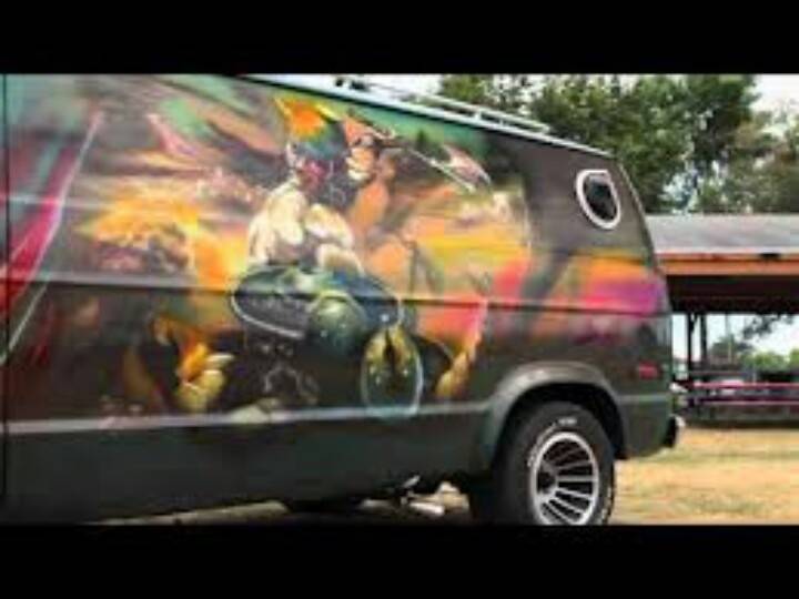 70d40b40370b75a445795b6c17e6644d--painted-vans-cool-vans.jpg