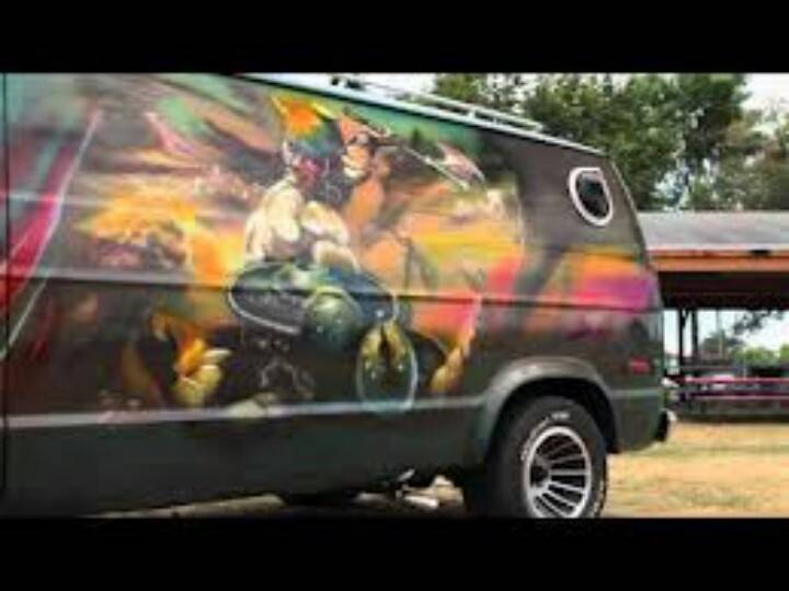 70d40b40370b75a445795b6c17e6644d--painted-vans-cool-vans.jpg