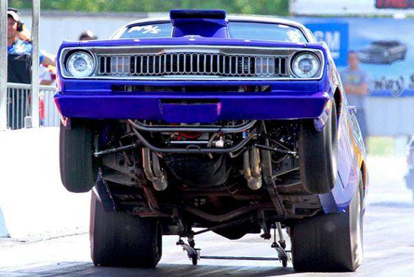 71 Duster wheels up.jpg