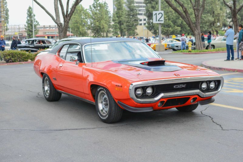 71 GTX 440-6bbl 380hp - Orange rare 1 of 135 total made.jpg