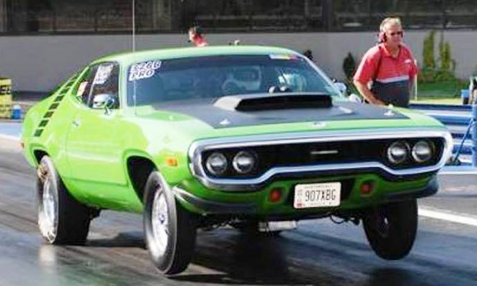 71 GTX 6bbl hood sublime green.jpg