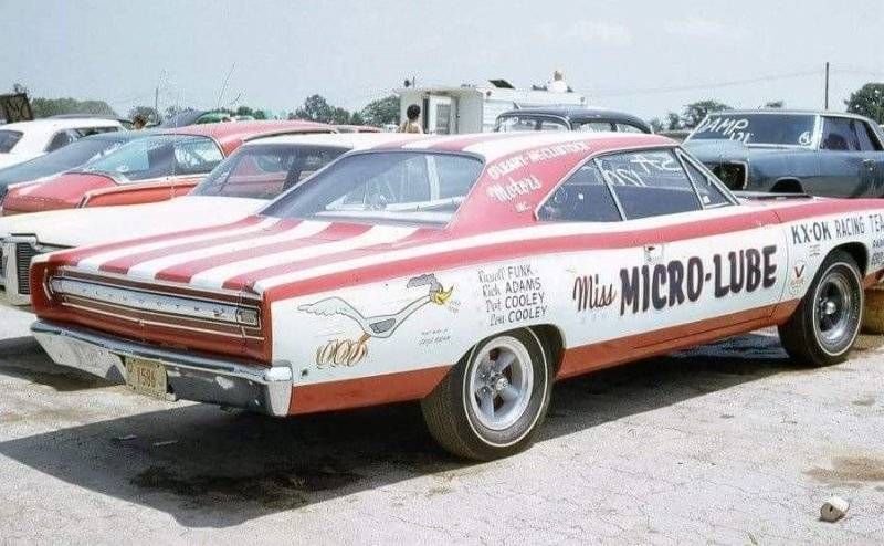 712 '68 Plymouth road runner.jpg