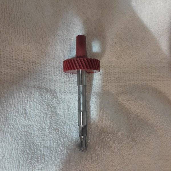 727 Transmission odometer gear.jpg