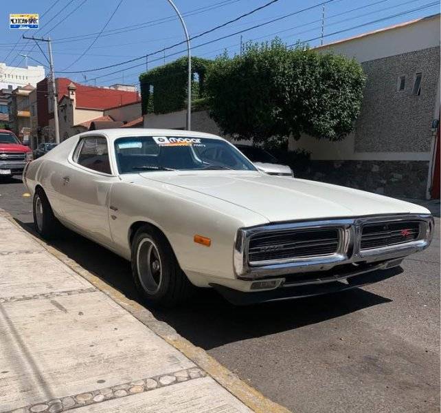 72chargerSE-PUE-whiteS-01-rf.jpg
