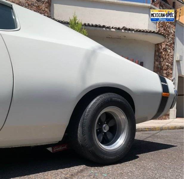 72chargerSE-PUE-whiteS-14-reartire.jpg