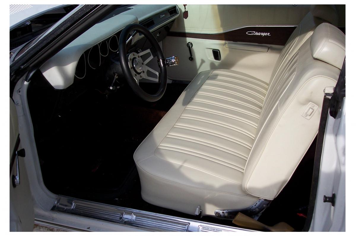 73chargerdriverinterior.jpg