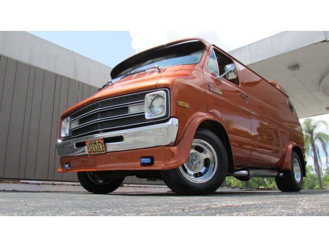 74e6b4c994eca1332901c0aa5786e900--custom-vans-dodge.jpg