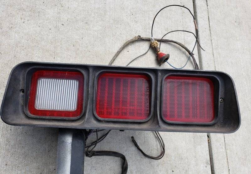 74RR taillight2.jpg