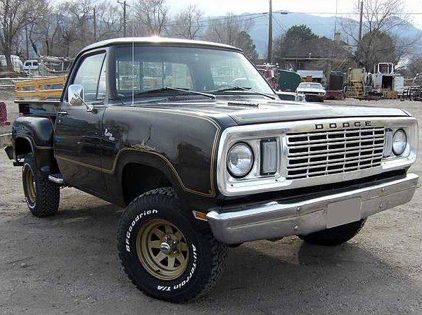 77 W-150 Warlock 4x4 Black & Gold - front.jpg