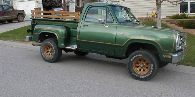 77 W-150 Warlock 4x4 Green & Gold - PowerWagon.jpg