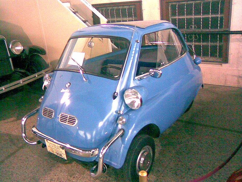 800px-Bmw-isetta-01.jpg