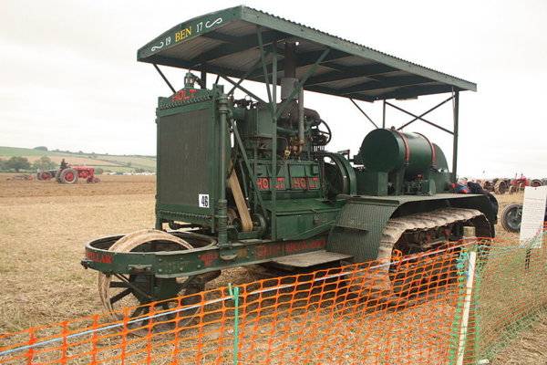 800px-Holt_75_(Caterpillar)_serial_number_3580_at_GDSF_2008_-_IMG_0743.jpg