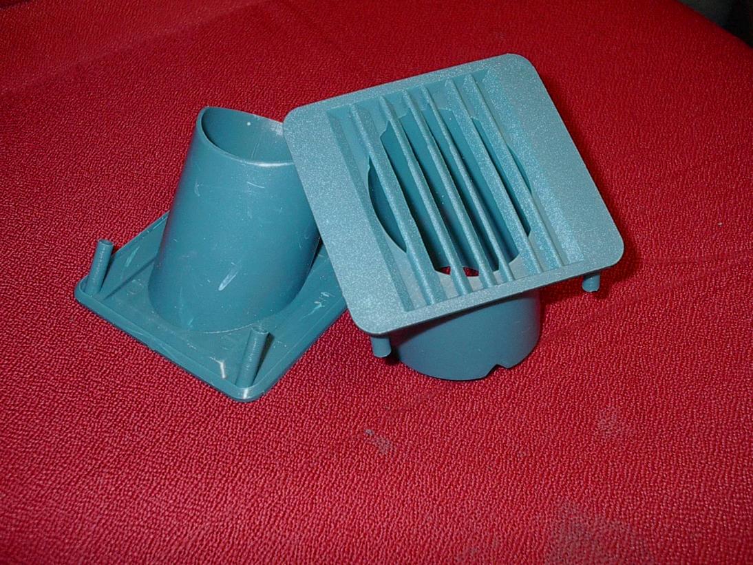 9-2-10 blue 68-70 B-body dash vents.jpg