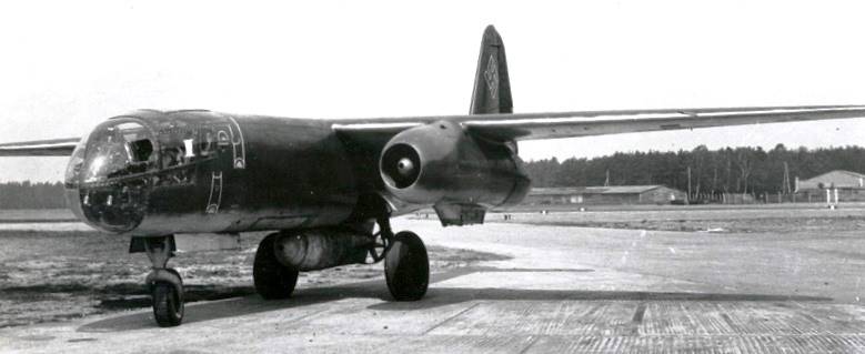 9-prototype-seen-with-a-1-000-kilogram-bomb-on-15-Mar-1944--Note-the-lack-of-a-cockpit-periscope.jpg