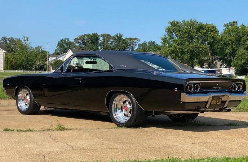 909 '68 Dodge Charger RT.jpg