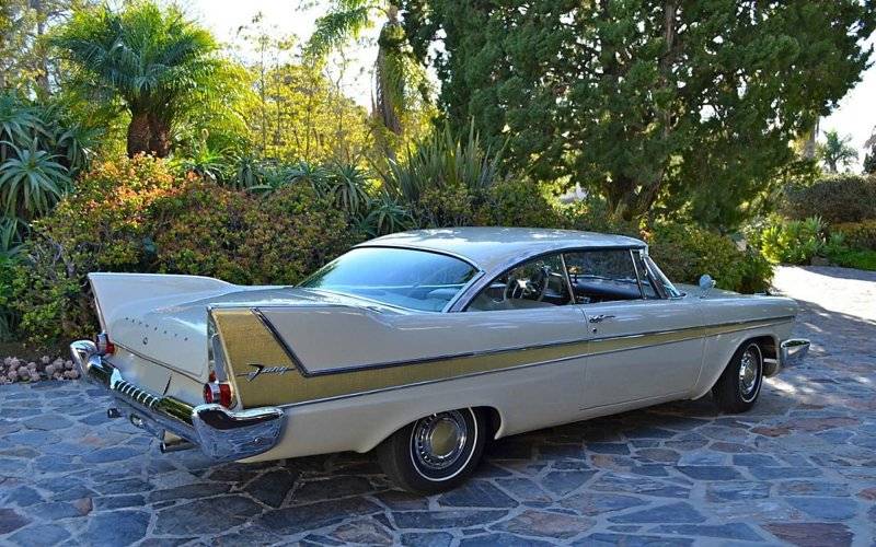 940 1957 Plymouth Fury.jpg