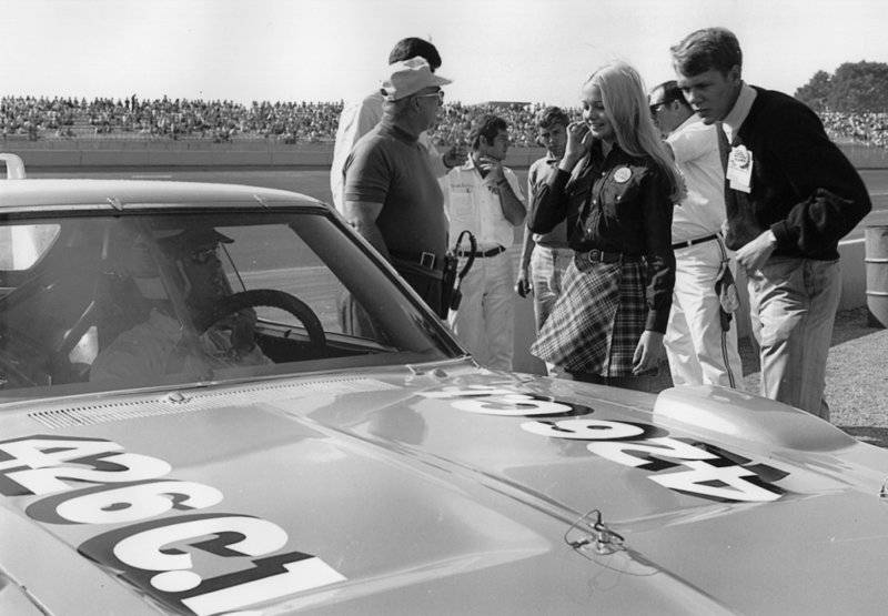 _88 Daytona at Talladega  500 alabama nascar dodge charger 1969.jpg