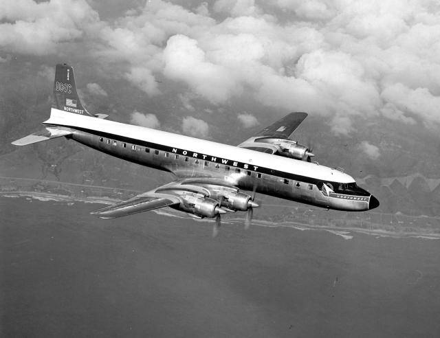 A_DC7_N284_inflight-d_1957-03_publicity_BordenColl.jpg