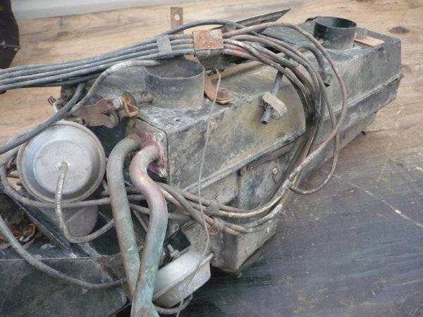 air conditioning box before 020.JPG