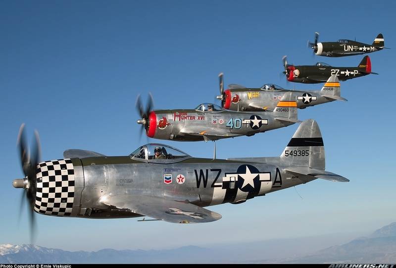 Airworthy-Republic-P-47D-Thunderbolt-warbird-N47DF-as-8AF-78FG84FS-WZ-A-ex-USAAF-45-49385-07.jpg