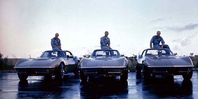 astronauts-with-corvettes.jpg
