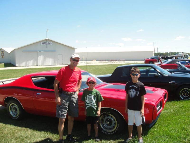 Mopar Pictures from Elkhorn, Wi Swap Meet/Car Show For B Bodies Only