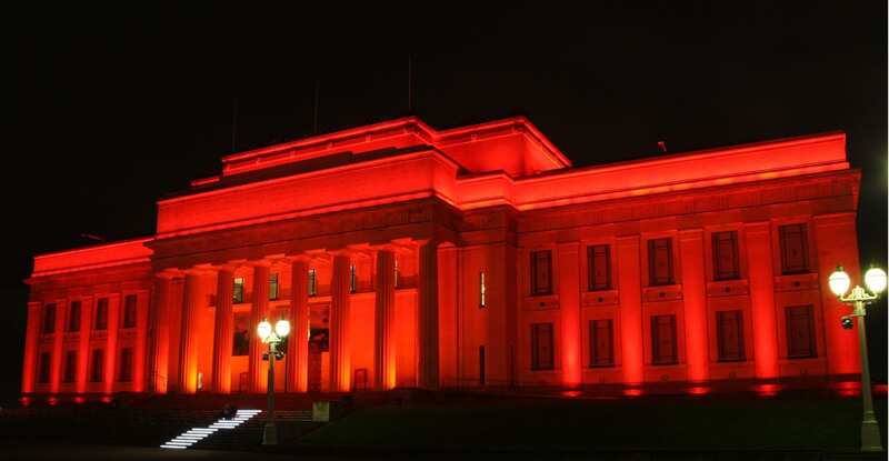 Auckland-Museum-lighted-for-Anzac-Day.jpg