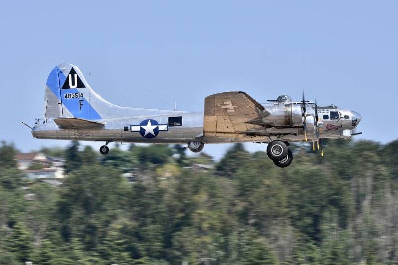B-17_sentimental_journey.jpeg
