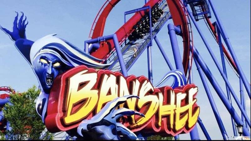 Banshee Coaster Kings Island Cincinnati, Ohio.jpg