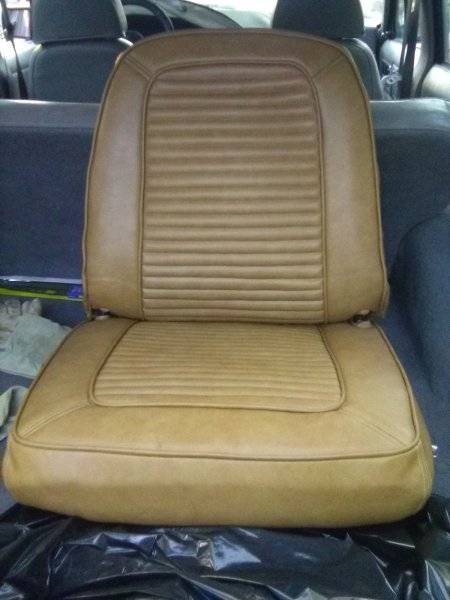 Barracuda bucket seat 1.jpg