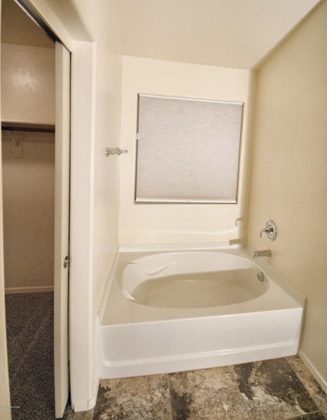 bathroom1.jpg